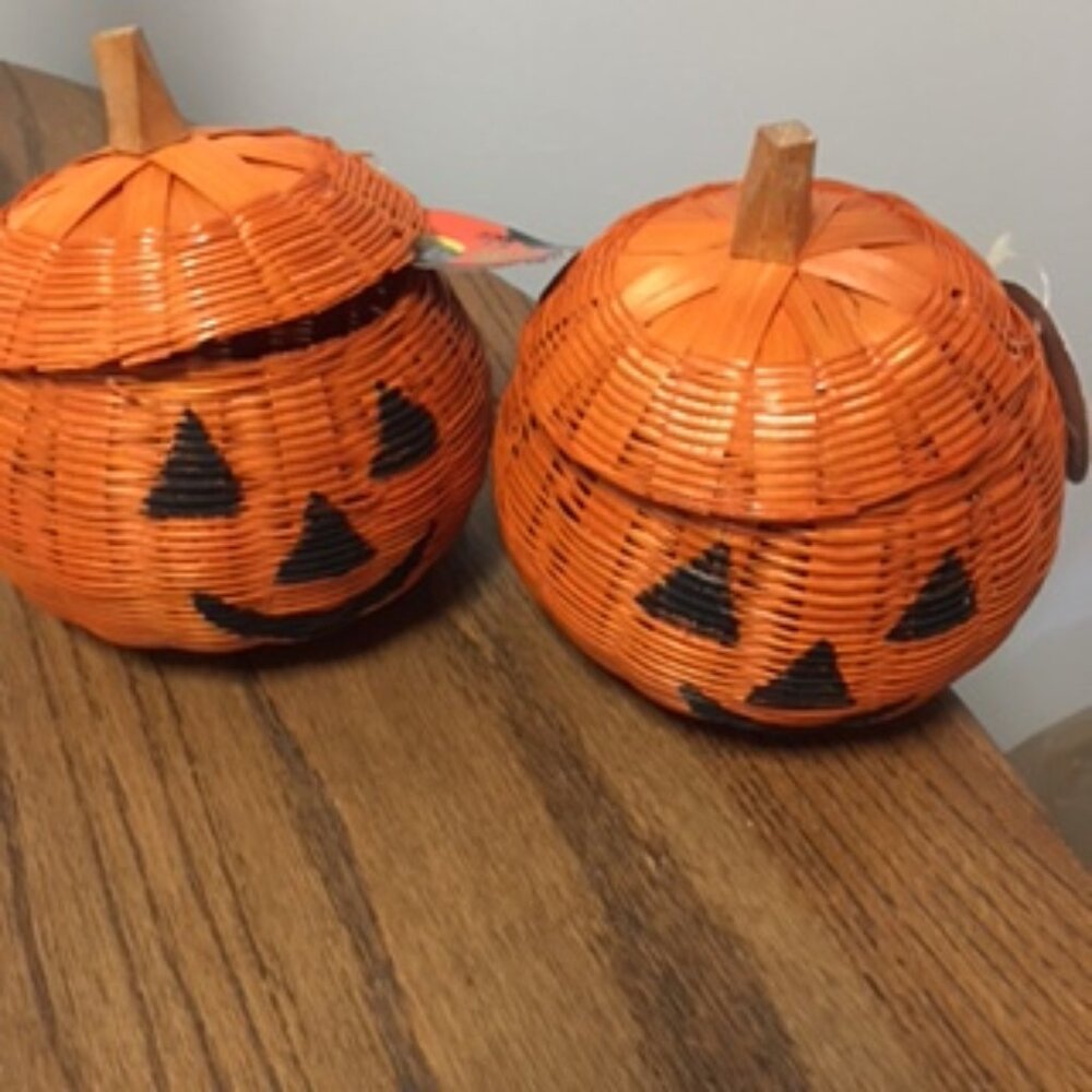 Vintage Wicker Basket of 2 Pumpkin Jack O Lantern with Lids